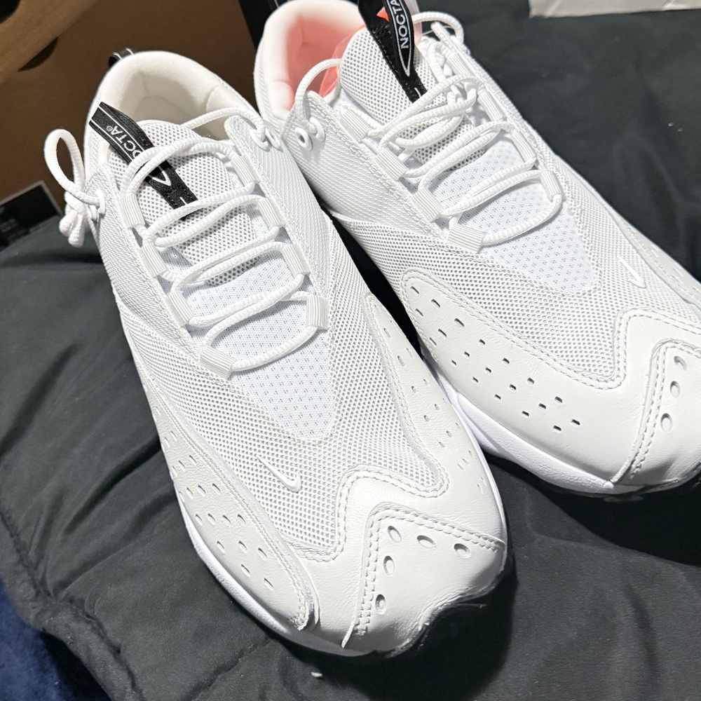Men’s Nike 10 white shoes